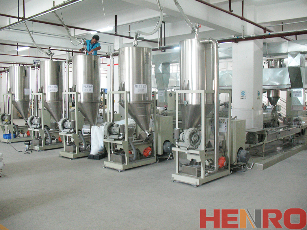 集中供料系統(tǒng)對(duì)塑料加工廠的作用都有哪些 集中供料系統(tǒng)對(duì)塑料加工廠的作用都有哪些